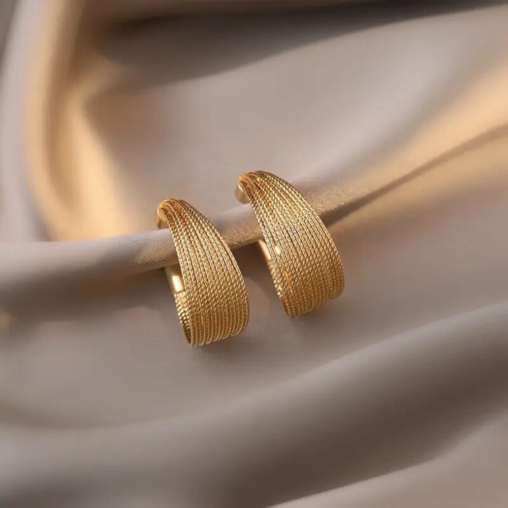 14K Gold Filled Hoop Earrings - Picture 1 of 5